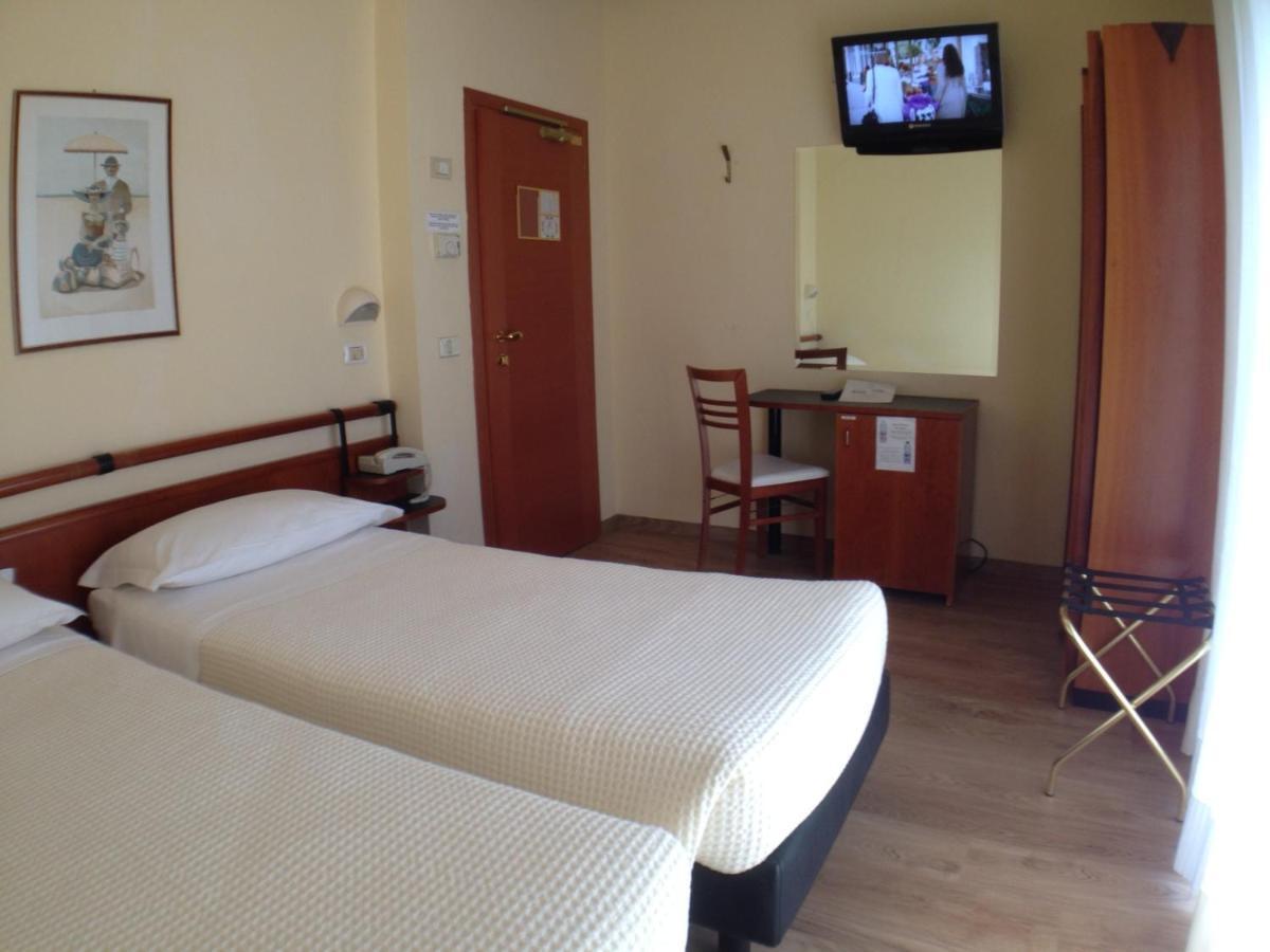 Hotel Houston Rimini Exterior foto